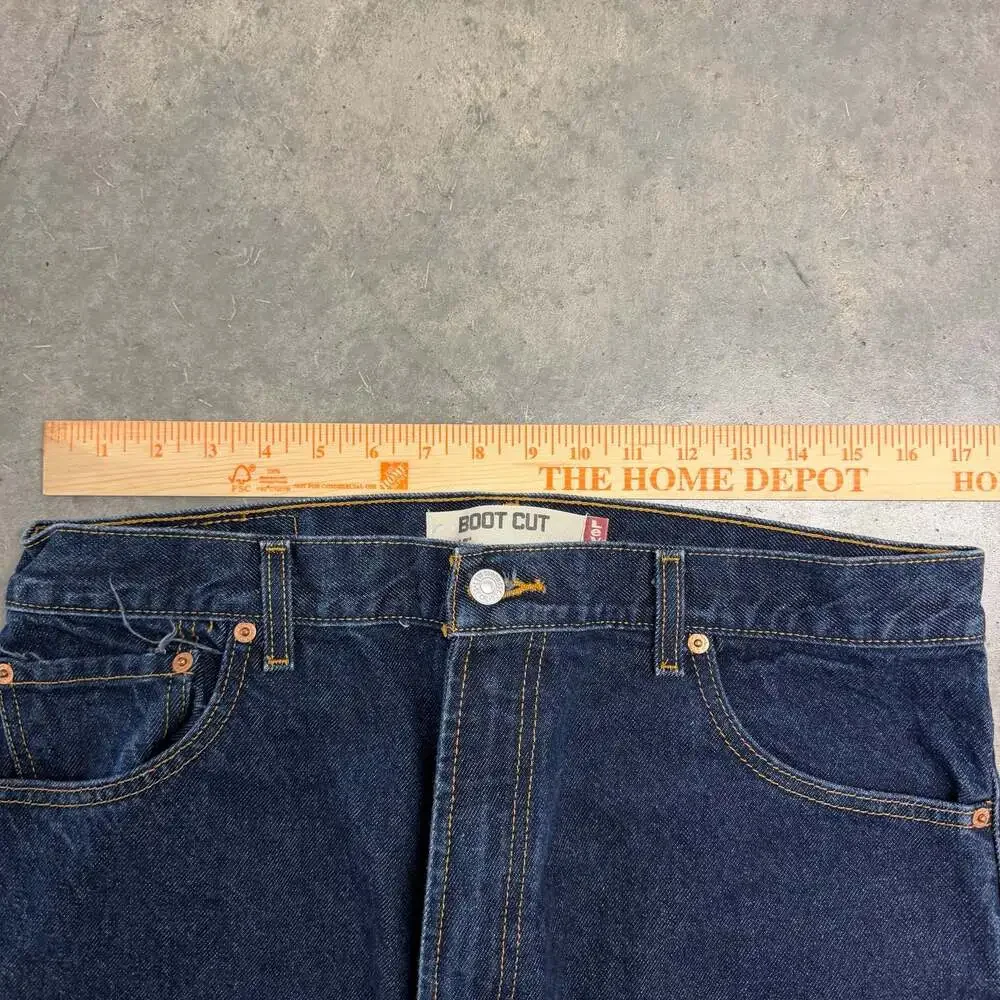 2000’s Vintage Levi’s 517 Bootcut Jeans